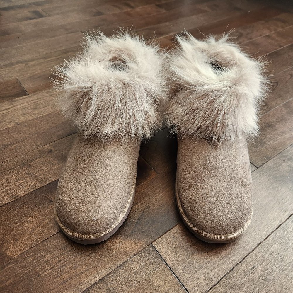 NEW Women’s Size 10 Very G Frost Taupe Faux Suede & Fur Boots
